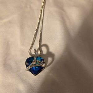Elegant Blue Heart Pendant Necklace